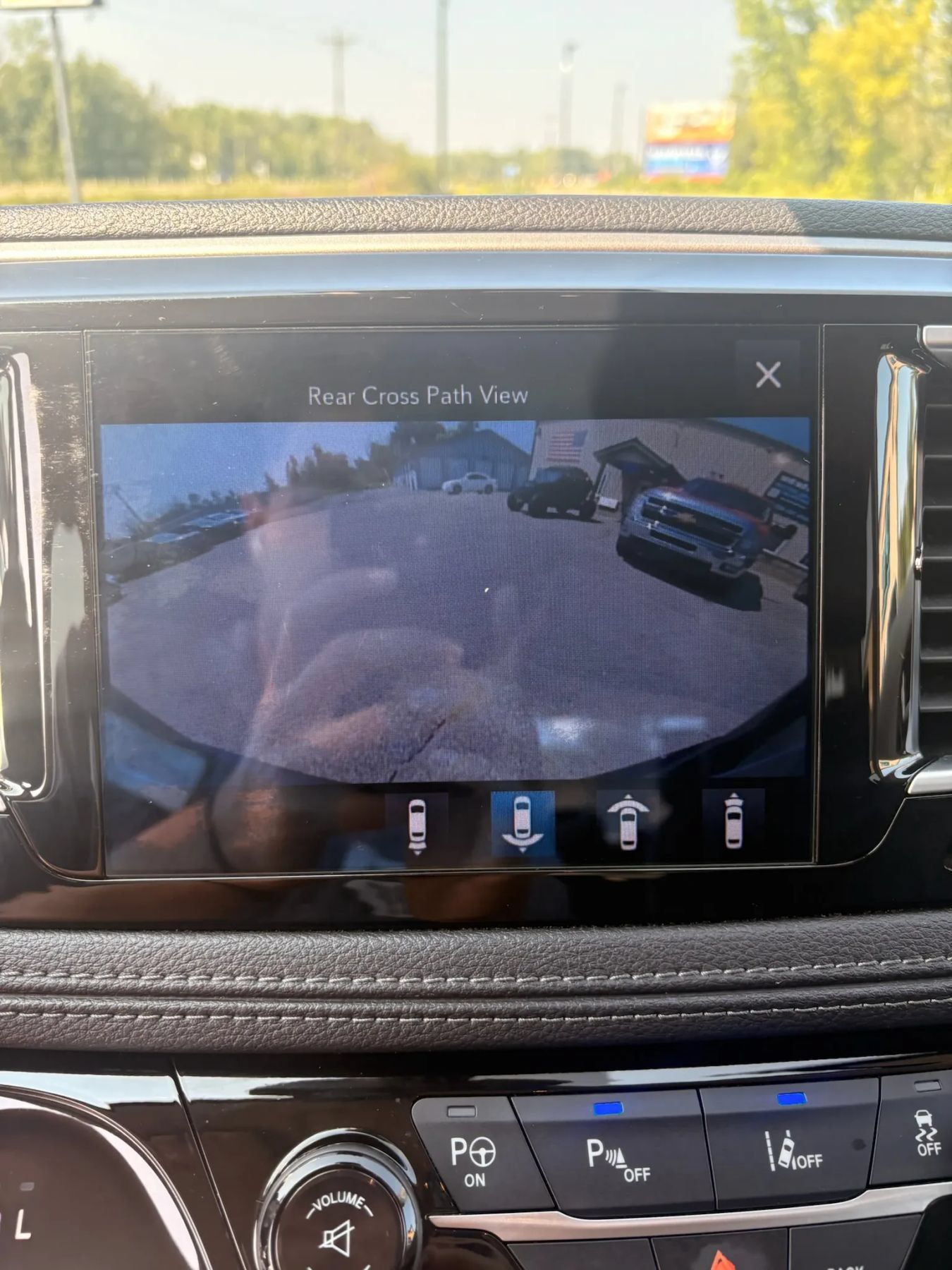 Used 2017 Chrysler Pacifica Limited w/ Advanced Safetytec Group FWD image 24