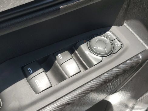 Used 2022 Chevrolet Silverado 1500 Custom RWD image 17