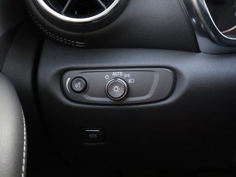 Used 2023 Chevrolet Blazer LT w/ Sound & Technology Package image 38