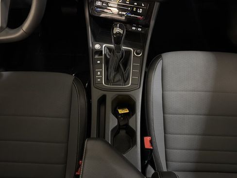 Certified 2026 Volkswagen Jetta SE FWD image 33