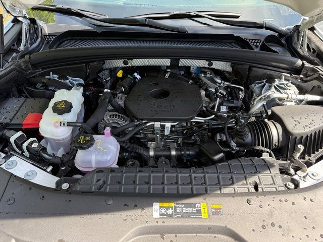 Used 2026 Jeep Grand Cherokee Altitude AWD/4WD image 9