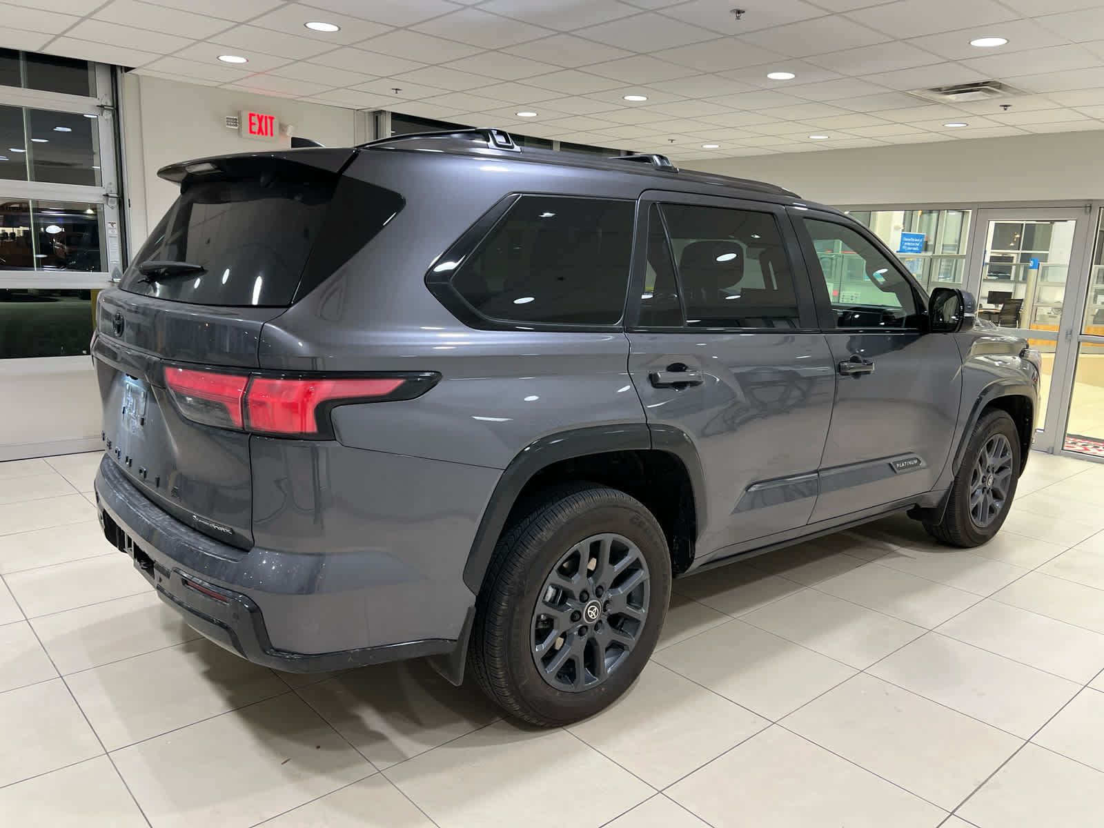 Used 2025 Toyota Sequoia Platinum AWD/4WD image 6