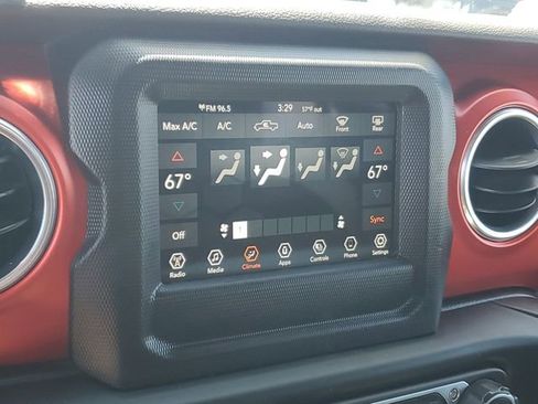 Used 2021 Jeep Gladiator Rubicon w/ Trailer Tow Package AWD/4WD image 16
