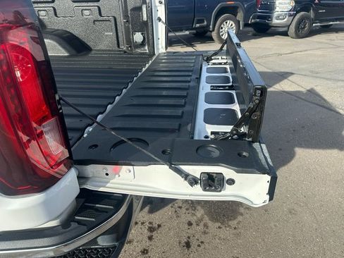 Used 2022 GMC Sierra 2500 SLT w/ SLT Convenience Package image 19