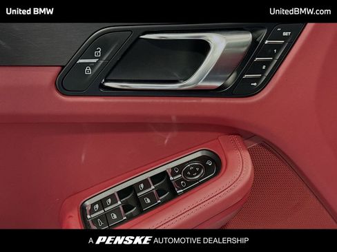 Used 2023 Porsche Macan GTS image 3