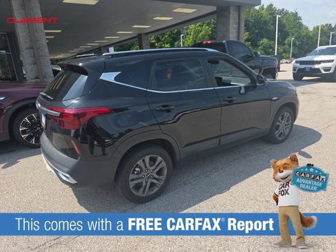 Used 2023 Kia Seltos S AWD/4WD image 2