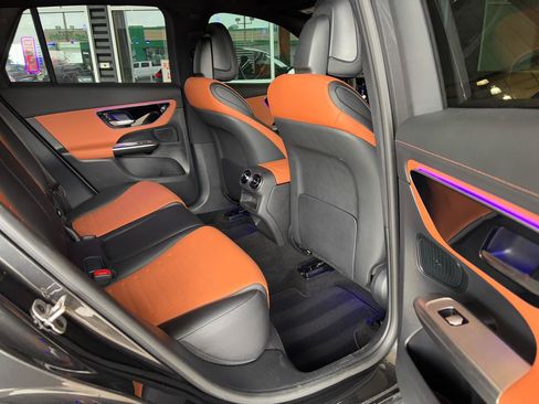 Used 2025 Mercedes-Benz GLC 300 4MATIC image 24