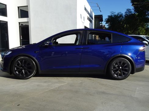 Used 2023 Tesla Model X image 5