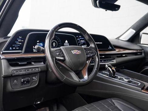 Used 2023 Cadillac Escalade Sport Platinum w/ Heavy-Duty Trailer Package AWD/4WD image 4