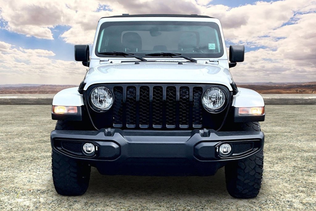 Used 2021 Jeep Gladiator Sport AWD/4WD image 2