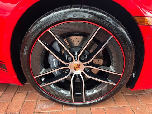 Used 2025 Porsche 911 Carrera RWD image 29