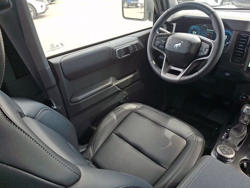 New 2026 Ford Bronco Badlands image 7