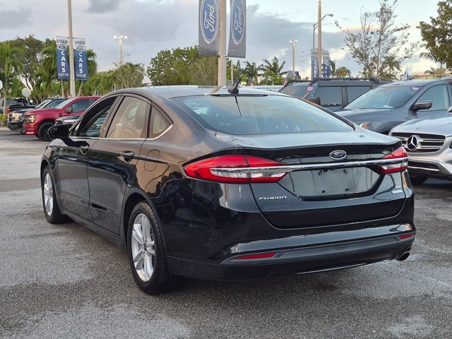 Used 2018 Ford Fusion SE w/ Fusion SE Technology Package FWD image 7