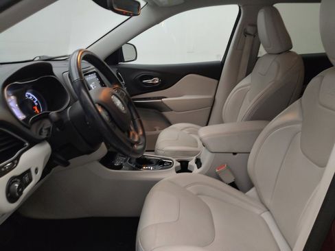 Used 2019 Jeep Cherokee Limited AWD/4WD image 17