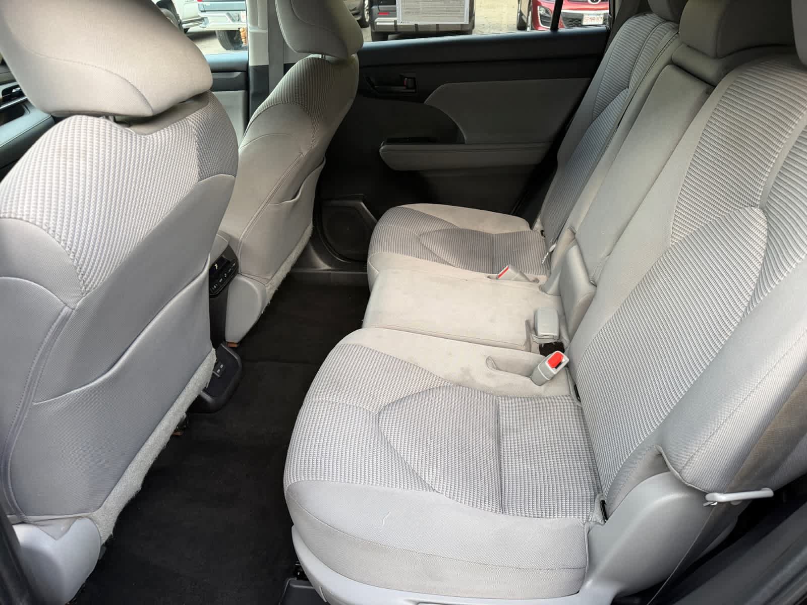 Used 2023 Toyota Highlander L AWD/4WD image 46