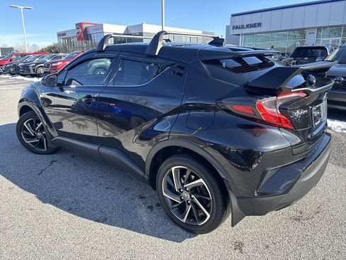 Used 2021 Toyota C-HR Limited image 3