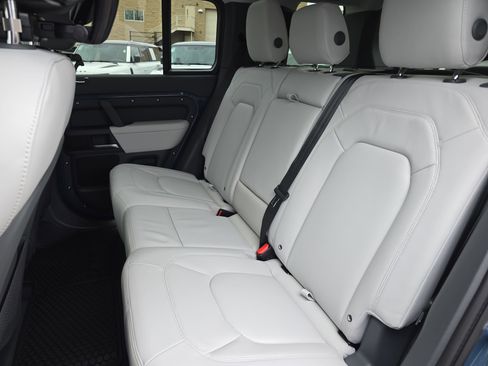 New 2026 Land Rover Defender 110 X-Dynamic SE image 13