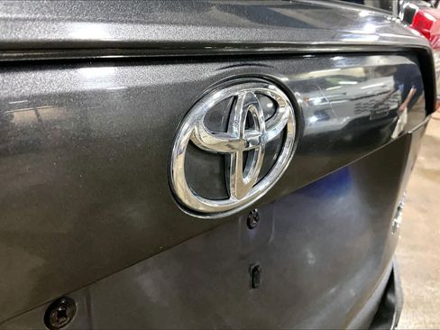 Used 2020 Toyota RAV4 XLE image 29
