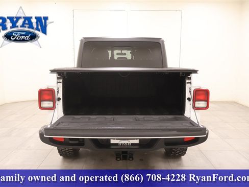 Used 2023 Jeep Gladiator Willys image 6
