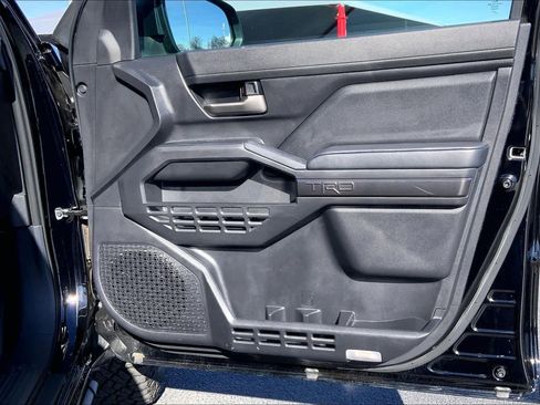 Used 2025 Toyota Tacoma TRD Sport w/ TRD Sport Premium Package image 23