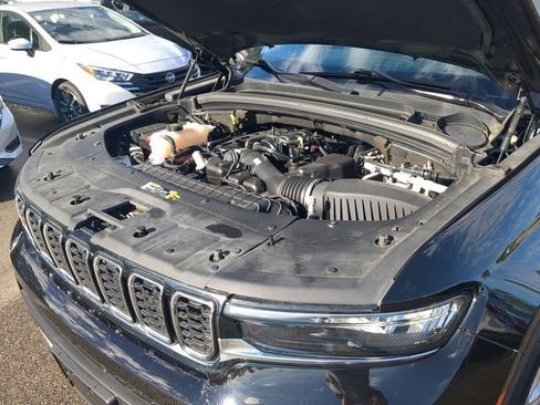 Used 2021 Jeep Grand Cherokee L Limited image 46