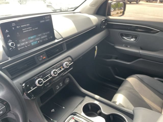 Certified 2025 Honda Pilot Touring image 13