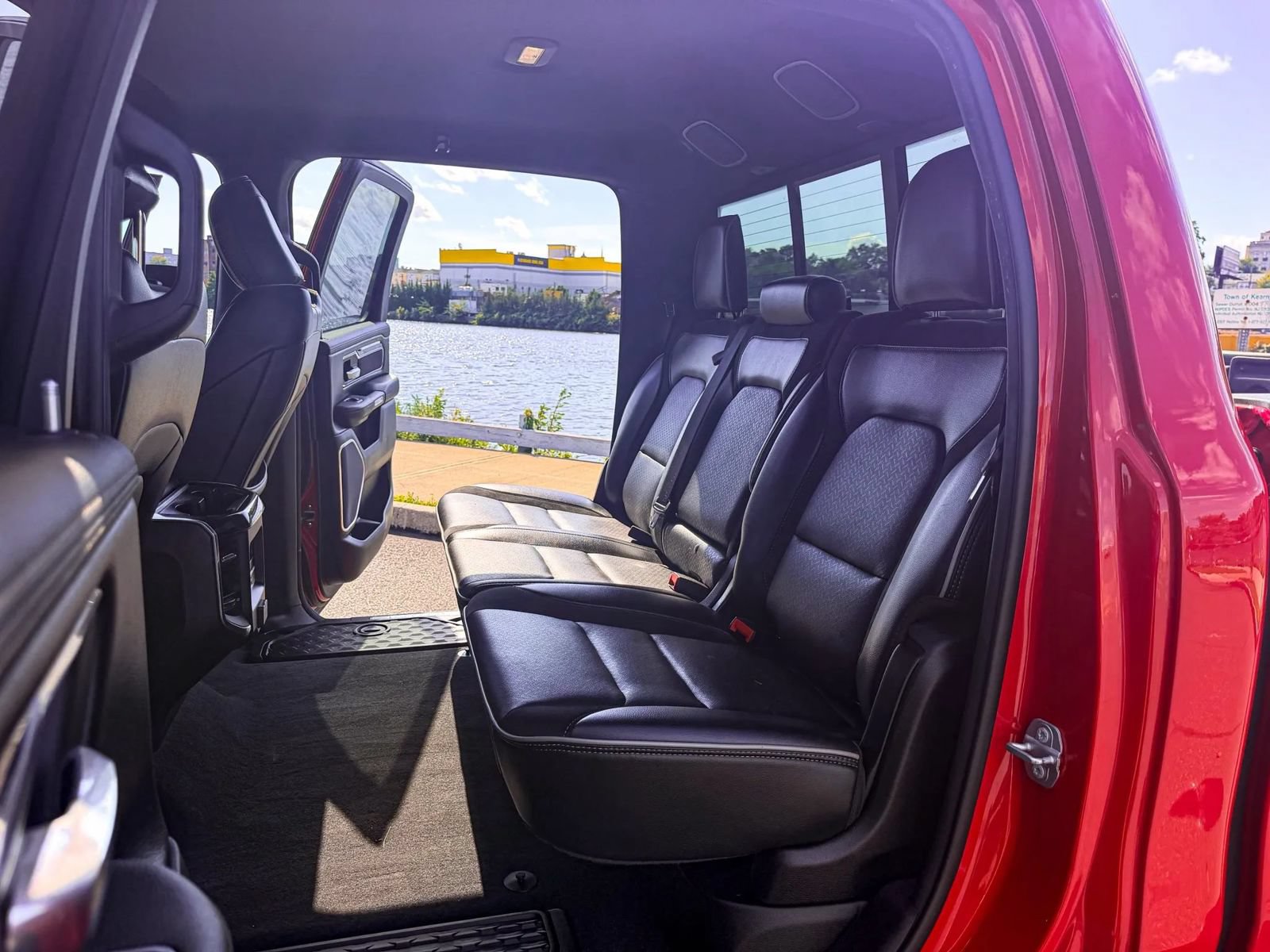 Used 2021 RAM 1500 Laramie AWD/4WD image 18