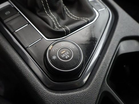 Used 2024 Volkswagen Tiguan SE R-Line image 54