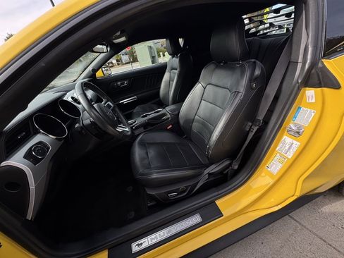 Used 2015 Ford Mustang Premium image 18