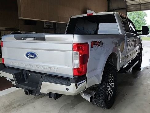 Used 2019 Ford F250 Lariat w/ Lariat Value Package AWD/4WD image 3