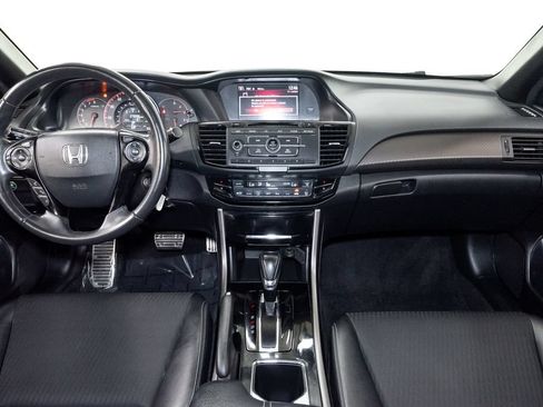 Used 2017 Honda Accord Sport image 23