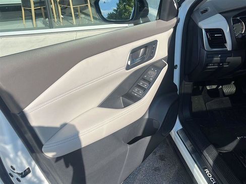 Used 2021 Nissan Rogue SL w/ Premium Package FWD image 16