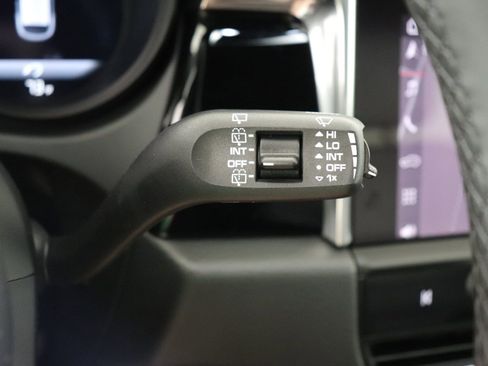 Used 2025 Porsche Macan image 37