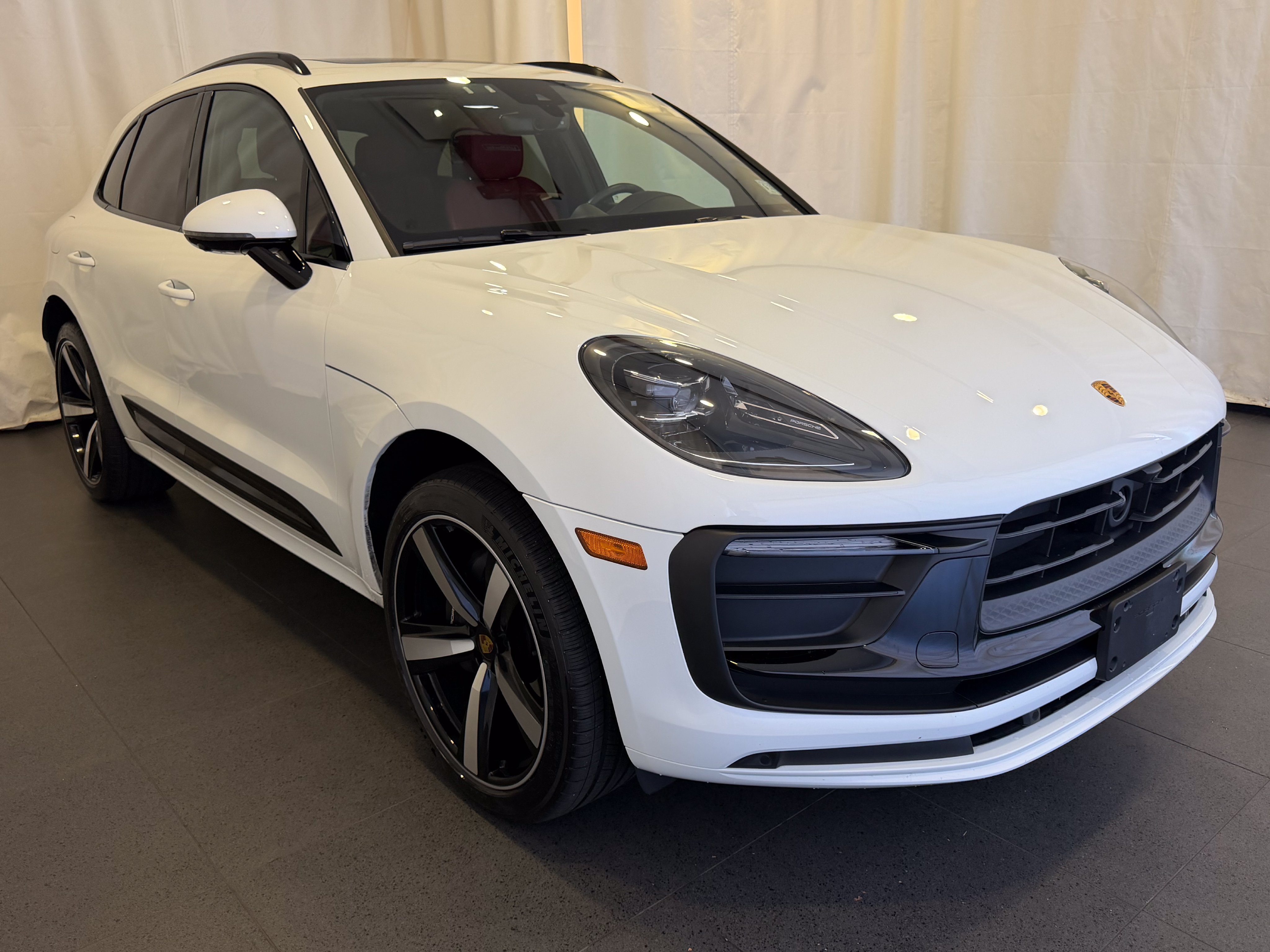 Certified 2026 Porsche Macan Turbo AWD/4WD image 7