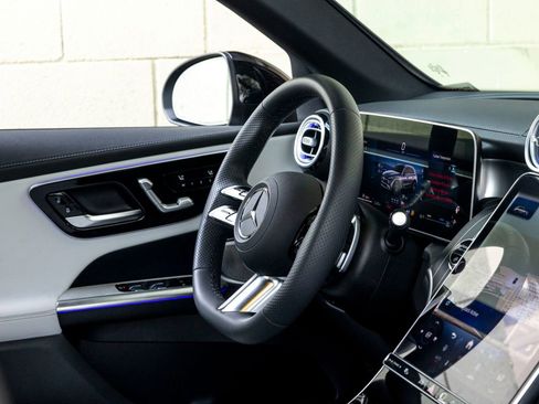 Used 2026 Mercedes-Benz GLC 300 image 30