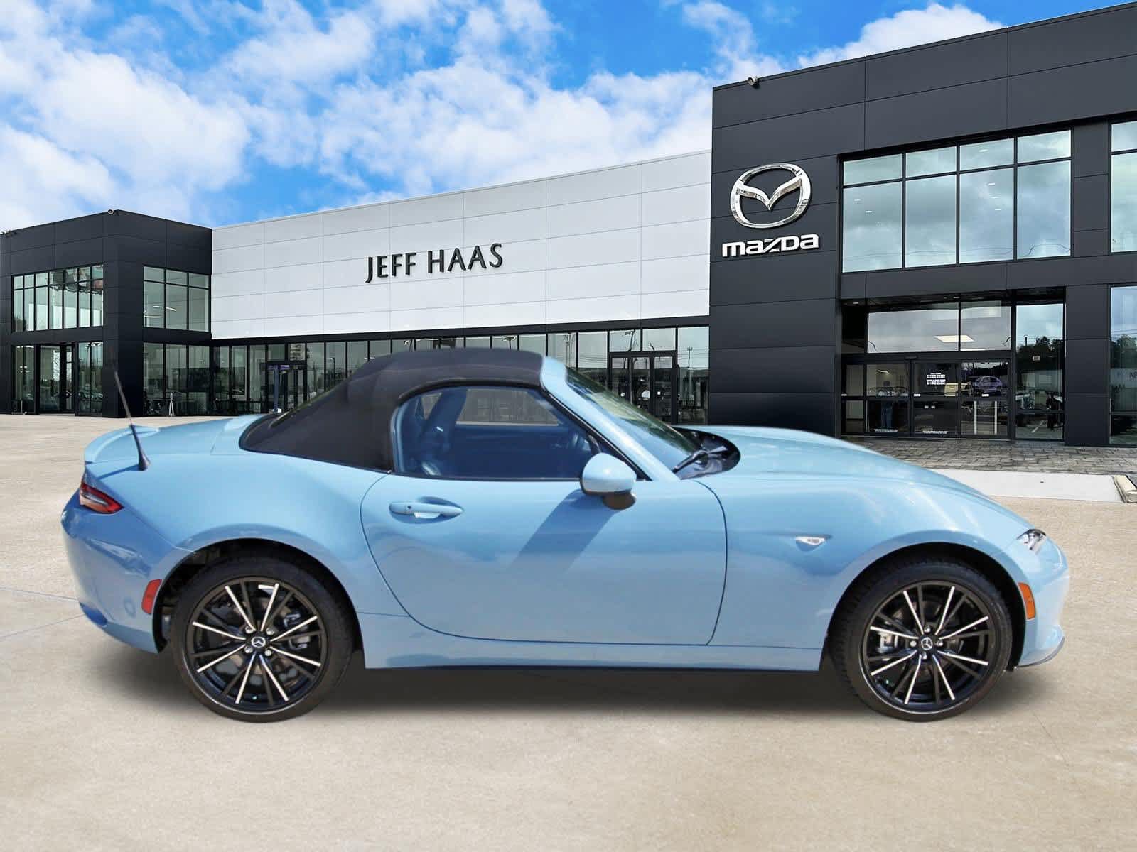 Used 2024 MAZDA MX-5 Miata Grand Touring RWD image 5