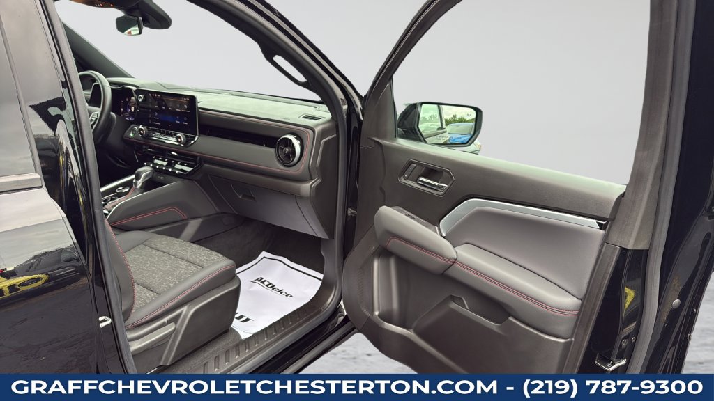 Used 2023 Chevrolet Colorado Z71 AWD/4WD image 23