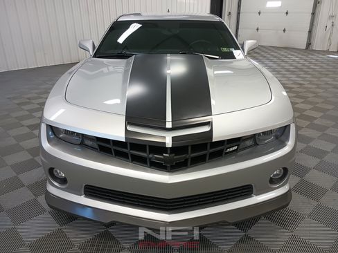 Used 2010 Chevrolet Camaro SS w/ LPO, Ground Effects Package RWD image 4