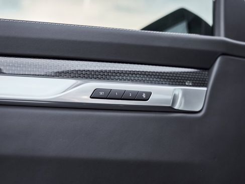 Used 2026 Cadillac Escalade ESV V image 39