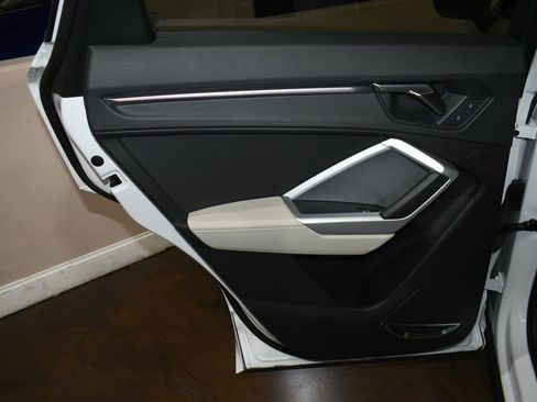 Used 2021 Audi Q3 2.0T Premium Plus w/ Premium Plus Package image 43