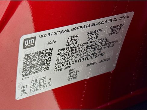 New 2026 GMC Terrain Denali w/ LPO, Black Badging Package image 31