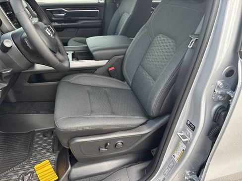 New 2026 RAM 1500 4x4 Crew Cab image 9