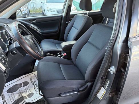 Used 2005 Toyota Matrix XR FWD image 11