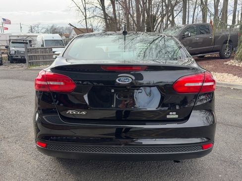 Used 2017 Ford Focus SE image 6