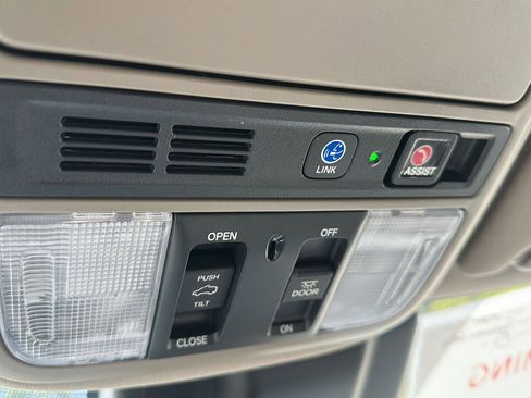 Used 2018 Honda Odyssey Elite image 13