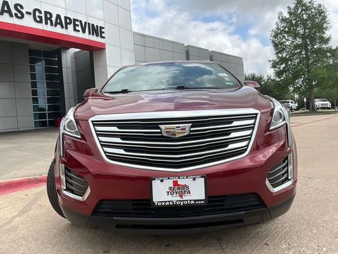 Used 2018 Cadillac XT5 Luxury w/ Driver Awareness Package image 3