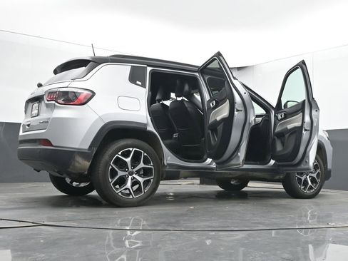 Used 2025 Jeep Compass Limited AWD/4WD image 76