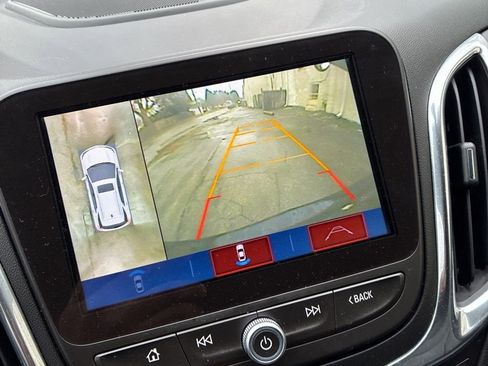 Used 2018 Chevrolet Equinox Premier image 9