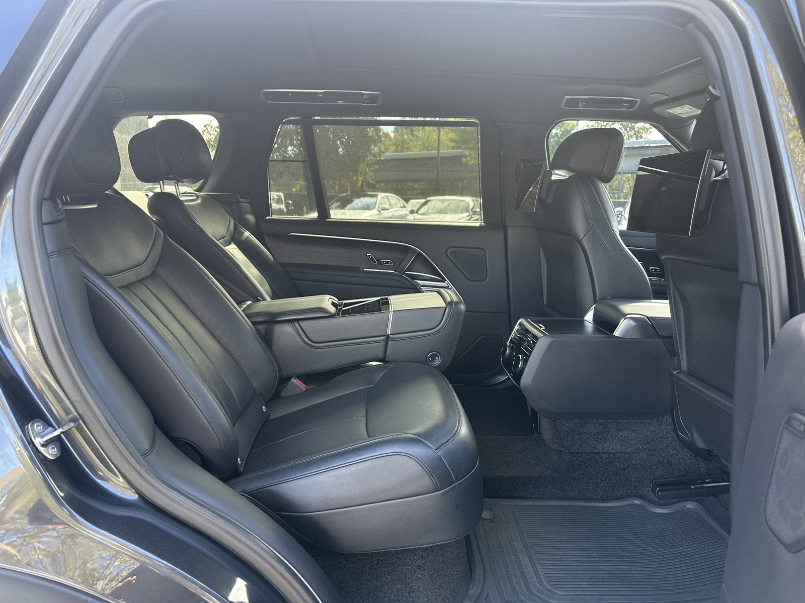 Used 2023 Land Rover Range Rover Long Wheelbase Autobiography AWD/4WD image 22