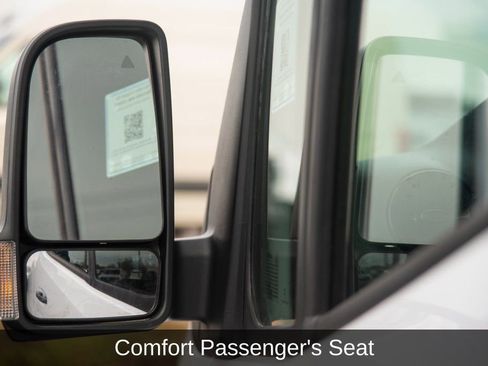 Used 2025 Mercedes-Benz Sprinter 2500 image 24